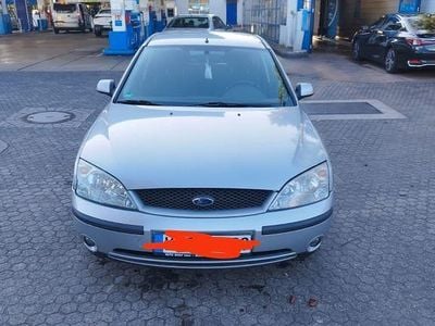 Gebraucht Ford Mondeo Ambiente 110 PS (80 kW) 2001 Grau Limousine