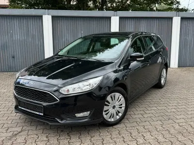 Gebraucht Ford Focus Trend 101 PS (74 kW) 2015 Schwarz Kombi