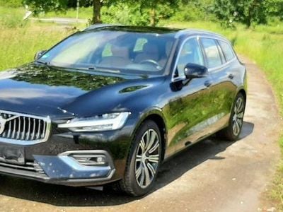 Second-hand Volvo V60 Inscription 250 CP (183 kW) 2019 Negru Break