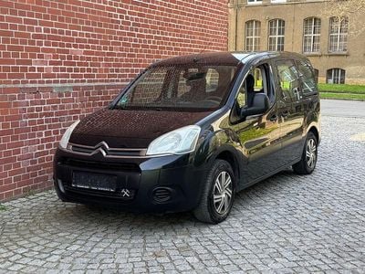 Second-hand Citroën Berlingo Attraction 98 CP (72 kW) 2013 Negru Monovolum