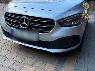 Mercedes T180