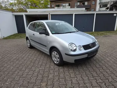 Gebraucht VW Polo Comfortline 64 PS (47 kW) 2002 Silber Kleinwagen