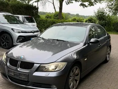 Gebraucht BMW 325 218 PS (160 kW) 2006 Grau Limousine