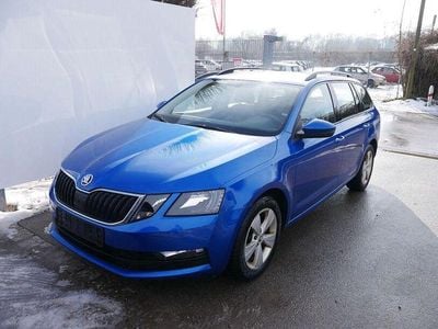 Raceblau metallic (metallic) Gebraucht 2018 Skoda Octavia Ambition Kombi | 15.990 € (Etwas zu teuer)