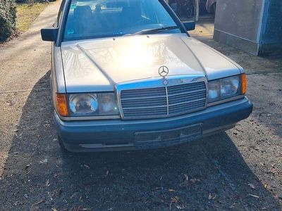 Usata Mercedes 190 109 CV (80 kW) 1990 Argento Berlina