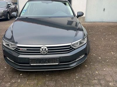 Grau Gebraucht 2015 VW Passat Kombi | 8.600 € (Superpreis)