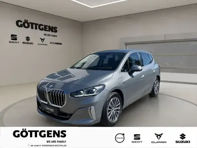 Gebraucht BMW 225 Active Tourer Luxury Line 243 PS (178 kW) 2023 Grau Van / Kleinbus