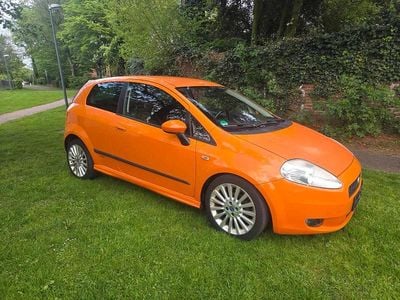 Second-hand Fiat Punto 95 CP (69 kW) 2006 Portocaliu Hatchback