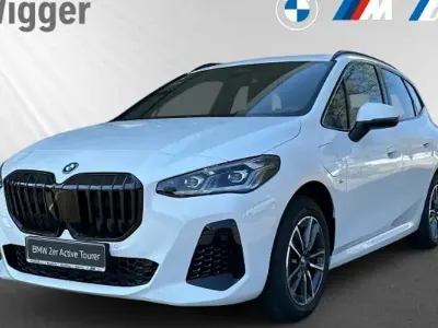 Nowe BMW 225 Active Tourer Luxury Line 245 KM (180 kW) 2025 Biały Minivan