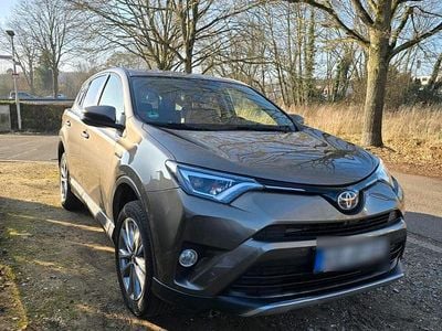 Braun Gebraucht 2016 Toyota RAV4 Hybrid SUV | 15.950 € (Guter Preis)