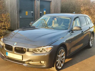 Gebraucht BMW 320 Sport Line 185 PS (136 kW) 2013 Grau Kombi