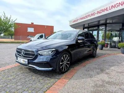 Gebraucht Mercedes E300 Avantgarde 306 PS (225 kW) 2022 Blau Kombi