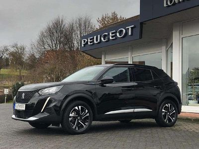 Gebraucht Peugeot e-2008 Allure 100 kW (136 PS) 2021 Lackierung schwarz perla nera/ SUV