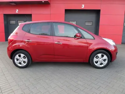 Second-hand Kia Venga FIFA World Cup Edition 125 CP (91 kW) 2013 Roșu Hatchback