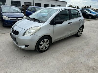 gebraucht Toyota Yaris 1,3-l-VVT-i Luna,,Klima,,EURO 4