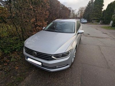 Grau Gebraucht 2017 VW Passat Comfortline Limousine | 14.000 € (Fairer Preis)