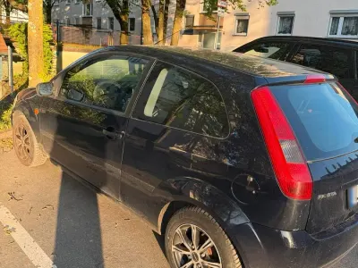Gebraucht Ford Fiesta 58 PS (42 kW) 2005 Blau Kleinwagen