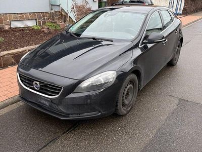 Usata Volvo V40 150 CV (110 kW) 2014 Nero Berlina