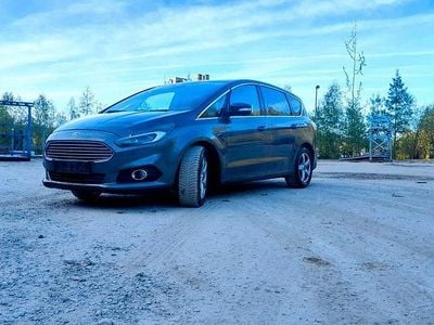 Usata Ford S-MAX Titanium 179 CV (131 kW) 2016 Grigio Monovolume