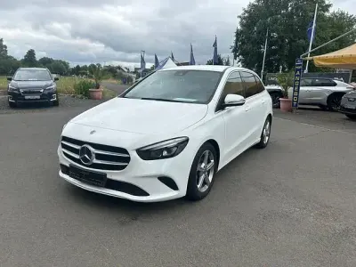 Gebraucht Mercedes B180 Progressive 136 PS (100 kW) 2019 Weiß Kleinwagen