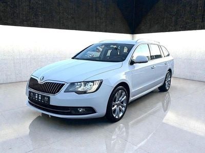 Weiß Gebraucht 2015 Skoda Superb Limousine | 6.499 € (Fairer Preis)
