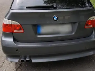 Gebraucht BMW 525 177 PS (130 kW) 2004 Grau Kombi
