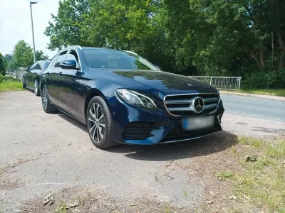 Gebraucht Mercedes E300 306 PS (225 kW) 2020 Blau Kombi