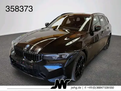 Gebraucht BMW 330e M Sport 292 PS (214 kW) 2022 Black sapphire metallic Kombi