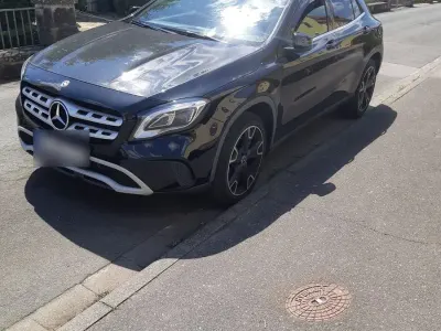 Gebraucht Mercedes GLA250 211 PS (155 kW) 2019 Schwarz SUV