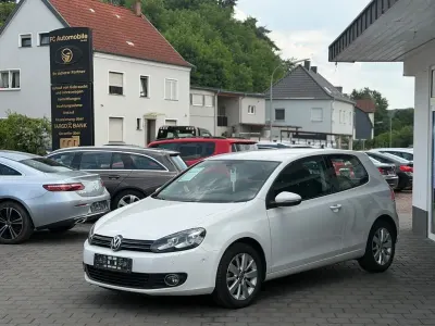 Gebraucht VW Golf VI Comfortline 86 PS (63 kW) 2011 Weiß Kleinwagen