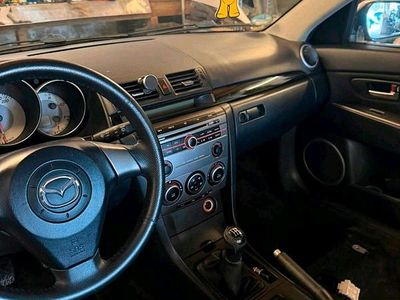 Second-hand Mazda 3 105 CP (77 kW) 2007 Argintiu Berlinǎ