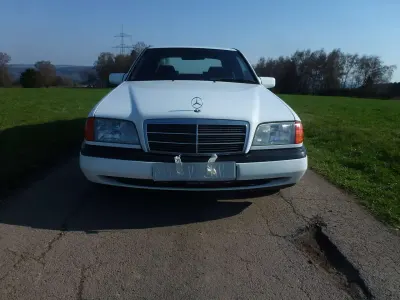 Używany Mercedes C280 Classic 193 KM (141 kW) 1994 Sedan/Limuzyna
