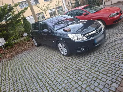 Second-hand Opel Signum 150 CP (110 kW) 2007 Negru Hatchback