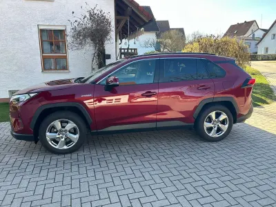 Gebraucht Toyota RAV4 Hybrid Club 178 PS (130 kW) 2019 Rot SUV