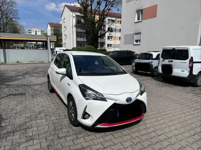 Gebraucht Toyota Yaris 101 PS (74 kW) 2017 Weiß Kleinwagen