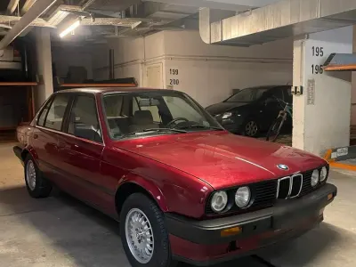 Gebraucht BMW 320 129 PS (94 kW) 1990 Rot Limousine