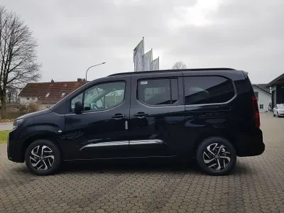 Neu Toyota Proace Verso City 110 PS (80 kW) 2026 Schwarz Kombi