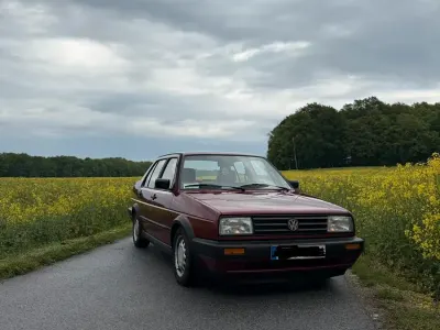 Używany VW Jetta 60 KM (44 kW) 1988 Czerwony Sedan/Limuzyna