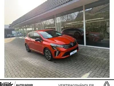 Nuova Renault Clio V Techno 115 CV (84 kW) 2025 Arancione Utilitaria