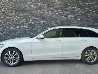 Gebraucht Mercedes C200 184 PS (135 kW) 2015 Weiß Limousine