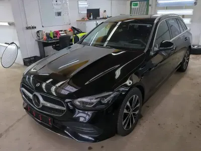 Gebraucht Mercedes C200 184 PS (135 kW) 2023 Schwarz/baltic black Kombi