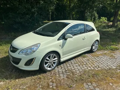 Gebraucht Opel Corsa OPC 100 PS (73 kW) 2011 Weiß Kleinwagen