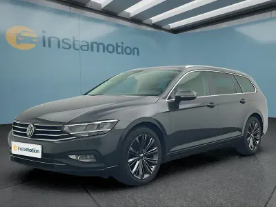 Gebraucht VW Passat 150 PS (110 kW) 2023 Grau Kombi