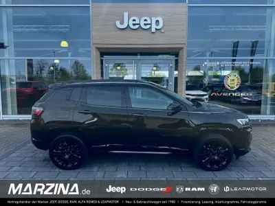 Gebraucht Jeep Compass 241 PS (177 kW) 2022 Schwarz SUV