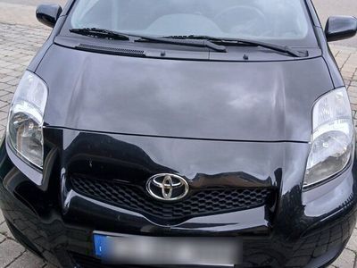 gebraucht Toyota Yaris 1.0 VVT-i Cool. Klima, Bluetooth, AUX, MP3