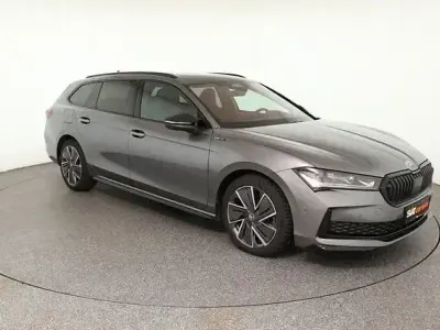 Gebraucht Skoda Superb SportLine 204 PS (150 kW) 2025 Grau Kombi
