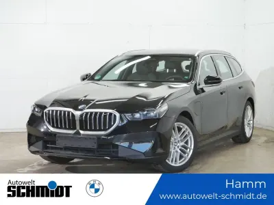 Gebraucht BMW 530e Sport Line 299 PS (219 kW) 2025 Schwarz Kombi