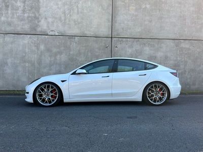 gebraucht Tesla Model 3 Performance Showfahrzeug 2022 TM3R