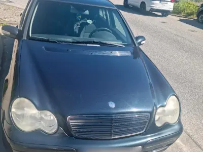 Gebraucht Mercedes C200 115 PS (84 kW) 2003 Limousine