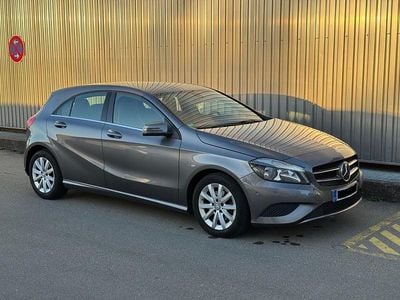 Second-hand Mercedes A180 Edition 122 CP (89 kW) 2014 Gri Berlinǎ